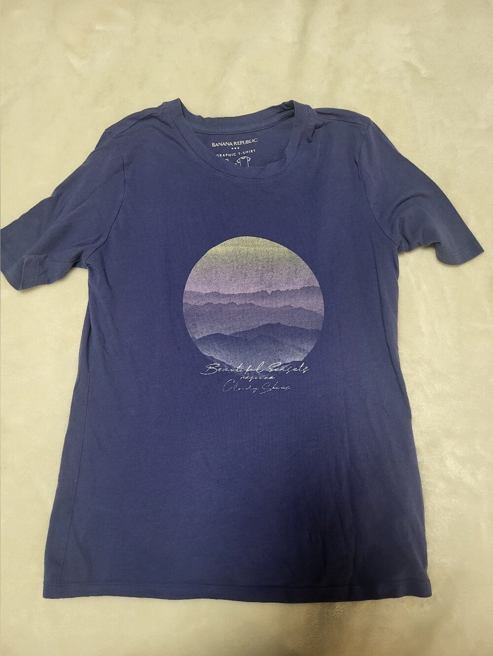 Banana Republic Navy Short-Sleeve Graphic Tee with Mountain Circle